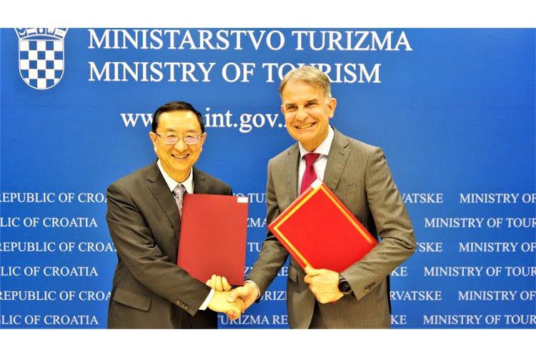 8b072d4f47fa16702f8c7356d2c88ee8 243