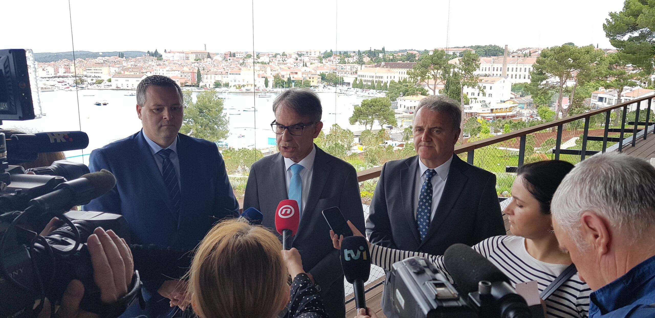 Ministar Cappelli održao radni sastanak s predstavnicima hotelske industrije 5 15d406f06ce12f2ac57cb5137d1afc69 1df scaled