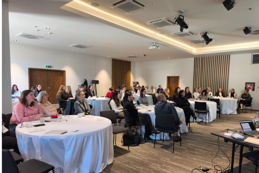 Održana edukacija “Od Direktive do prakse: primjena transparentnosti plaća u HR procesima” 1 1